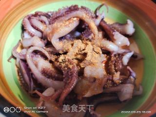 烤鱿鱼卷的做法步调：1