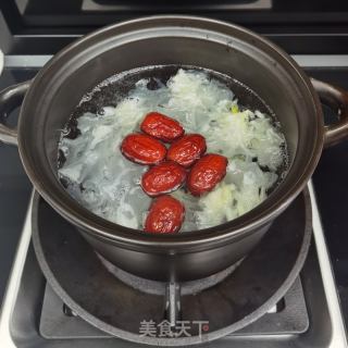 白薯银耳羹的做法步调：3