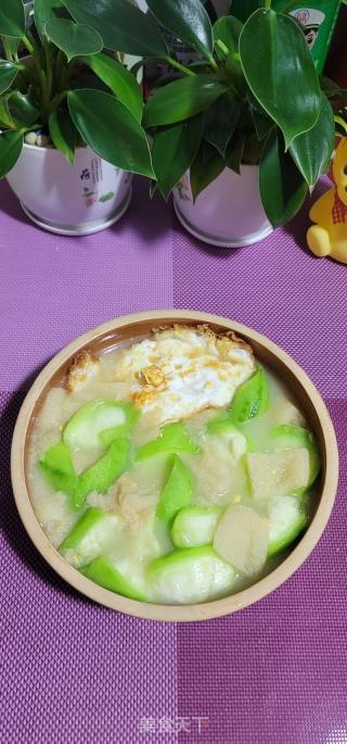 煎蛋竹荪丝瓜汤的做法步调：11