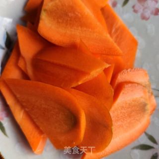 五花肉炒喷鼻干柿子椒的做法步调：2