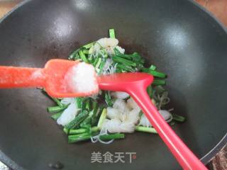 年夜蒜炒魔芋结的做法步调：7