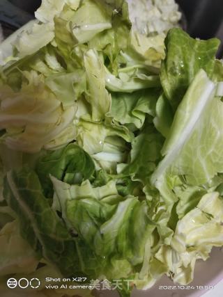鸡肉炒包包菜的做法步调：2