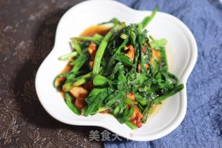 鸡肉炒韭菜的做法步调：6