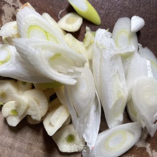青椒炒杏鲍菇的做法步调：2