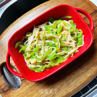 青椒炒杏鲍菇的做法步调：9