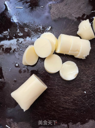 金针菇日本豆腐牛肉煲的做法步调：5