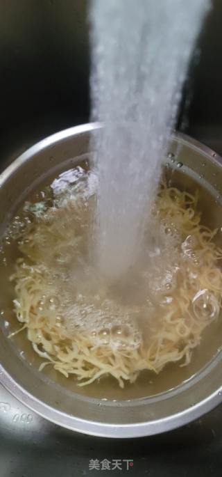 浑蒸干银鱼仔的做法步调：2