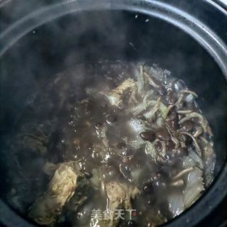 龙骨利剑菜炖小鸡枞菌的做法步调：11