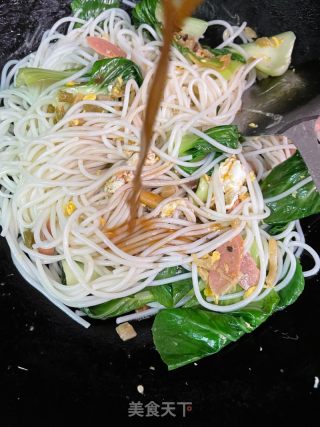 炒螺丝粉的做法步调：10