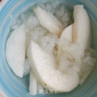 彩虹梨炖雪蛤的做法步调：4