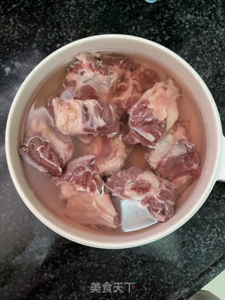 牛排骨浑汤的做法步调：2