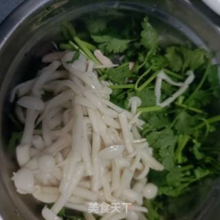 利剑玉菇喷鼻菜拌黑鸡的做法步调：8