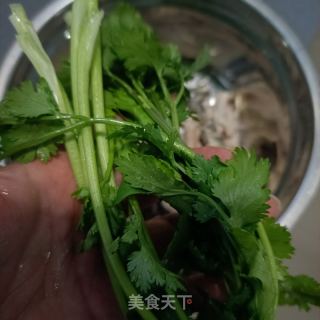 利剑玉菇喷鼻菜拌黑鸡的做法步调：3