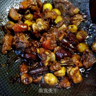板栗烧鸡腿的做法步调：21