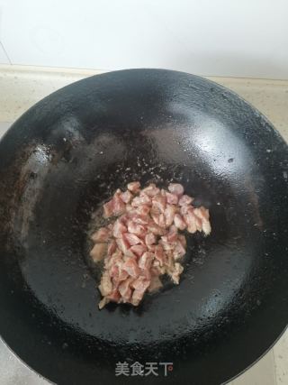 蒜苔炒肉的做法步调：3