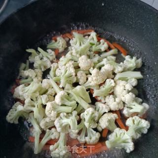 肉沫炒花椰菜的做法步调：3