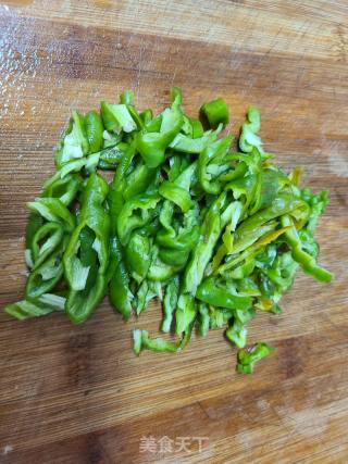 花菇青椒炒肉丝的做法步调：5