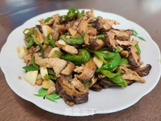 花菇青椒炒肉丝的做法步调：10