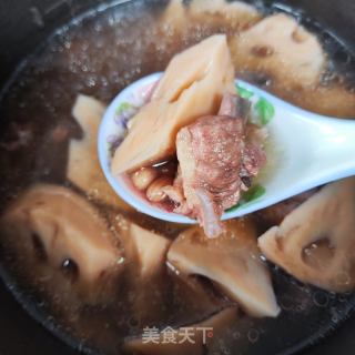 莲藕花死炖排骨的做法步调：8