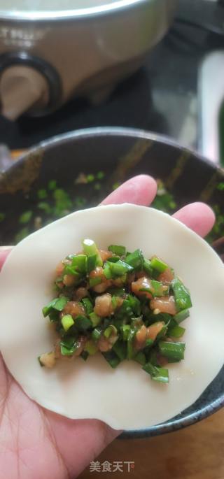韭菜陈肉锅揭的做法步调：4