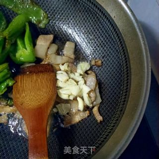 猪肉炒薄皮辣椒的做法步调：11