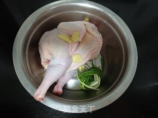 奥我良烤鸡的做法步调：1