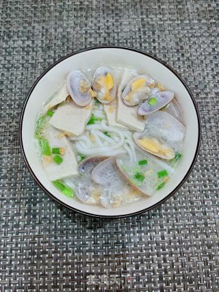 花甲肉饼粿条汤的做法步调：10