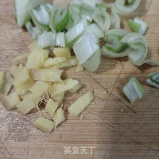 莴笋陈贝炒冰淇淋萝卜的做法步调：6