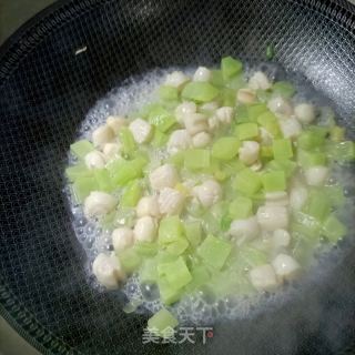 莴笋陈贝炒冰淇淋萝卜的做法步调：11