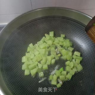 莴笋陈贝炒冰淇淋萝卜的做法步调：8