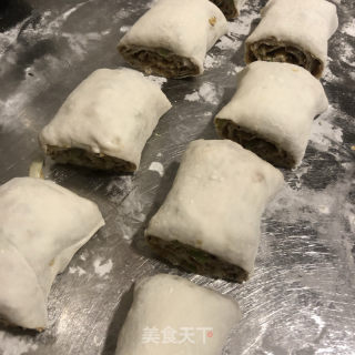 葱花烧饼的做法步调：12