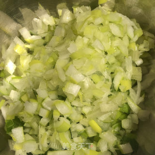 葱花烧饼的做法步调：6