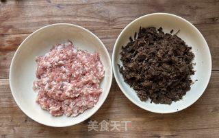 梅干菜酱肉包子的做法步调：3