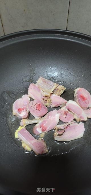 腊鸭腿芥菜汤的做法步调：6