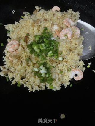 虾仁菜脯炒饭的做法步调：9
