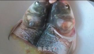 剁椒鱼头的做法步调：4