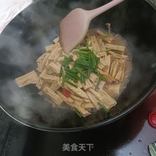 浑炒腐竹的做法步调：8
