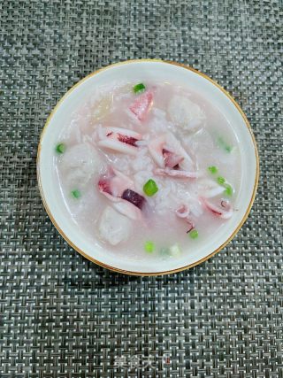 鱿鱼肉丸粥的做法步调：11