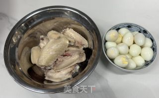 鸡翅炖鹌鹑蛋的做法步调：1