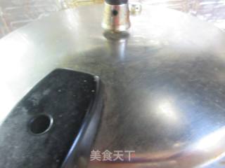 魔芋结夜着花肉骨汤的做法步调：7