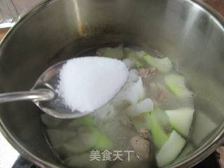 魔芋结夜着花肉骨汤的做法步调：10
