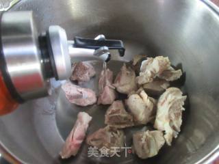 魔芋结夜着花肉骨汤的做法步调：5