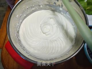 三层生果夹心蛋糕的做法步调：3