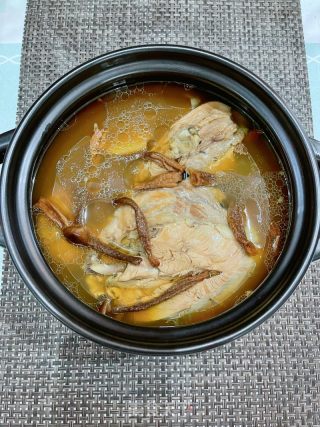 鸡骨架鹿茸菇汤的做法步调：9