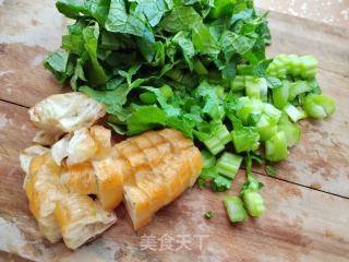 芥菜鸡蛋油条炒饭的做法步调：2
