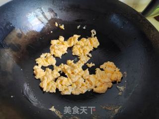 芥菜鸡蛋油条炒饭的做法步调：4