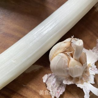 核桃油炒笋片的做法步调：2