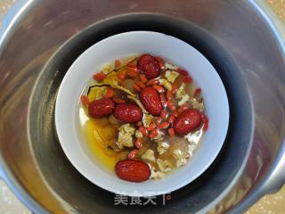 虫草桂圆核桃白枣汤的做法步调：3