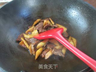 家山笋烧牛肉的做法步调：12