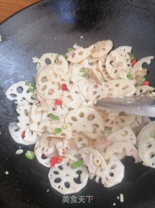 炒藕片的做法步调：7